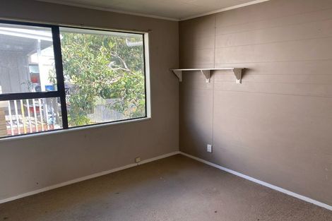Photo of property in 727 Swanson Road, Swanson, Auckland, 0612