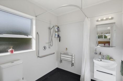 Photo of property in 16 Easton Way, Levin, 5510