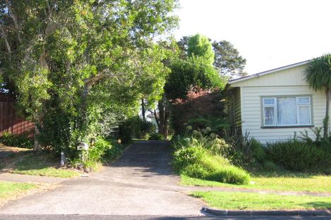 Photo of property in 13 Craigbank Avenue, New Lynn, Auckland, 0600