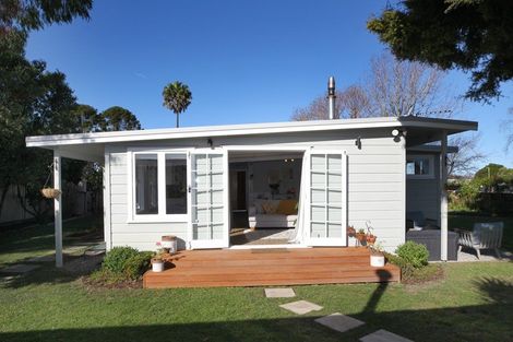Photo of property in 7 Williamson Road, Clive, 4102
