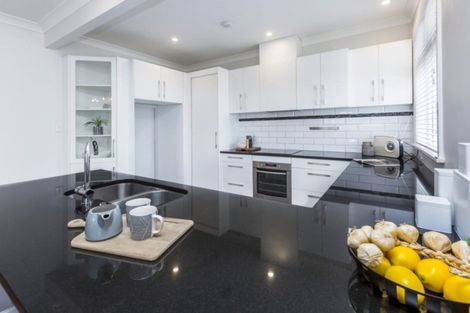 Photo of property in 50f1- King Street, Ebdentown, Upper Hutt, 5018
