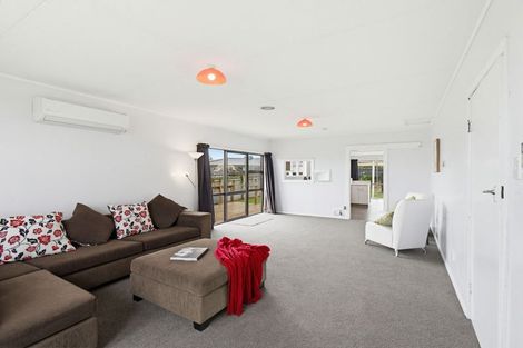 Photo of property in 4 Ashton Terrace, Castlecliff, Whanganui, 4501