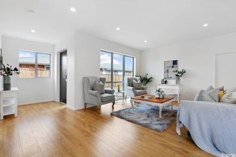 Photo of property in 8a Karamu Street, Te Atatu Peninsula, Auckland, 0610