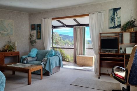 Photo of property in 4 Bella Grove, Naenae, Lower Hutt, 5011