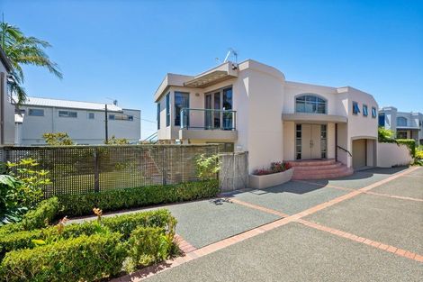 Photo of property in 2/67 Castor Bay Road, Castor Bay, Auckland, 0620