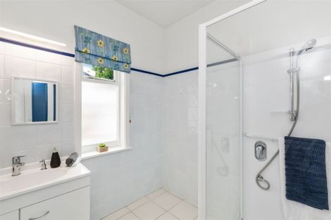 Photo of property in 71 Dyers Pass Road, Cashmere, Christchurch, 8022