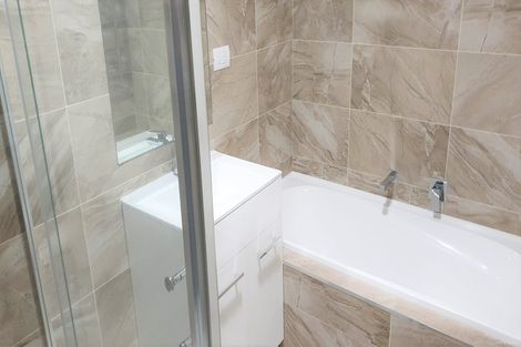Photo of property in 11u2 Crosher Place, Silverdale, Hamilton, 3216