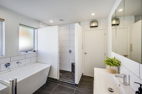 Photo of property in 2 Storkey Street, Marewa, Napier, 4110