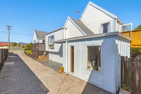Photo of property in 13 Walton Road, Paraparaumu Beach, Paraparaumu, 5032