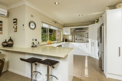 Photo of property in 58 English Oak Drive, Schnapper Rock, Auckland, 0632
