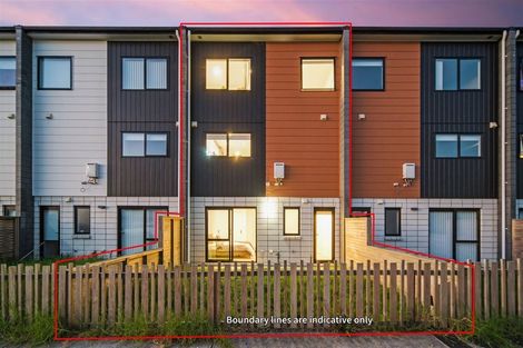 Photo of property in 18 Meritage Lane, Te Atatu South, Auckland, 0610