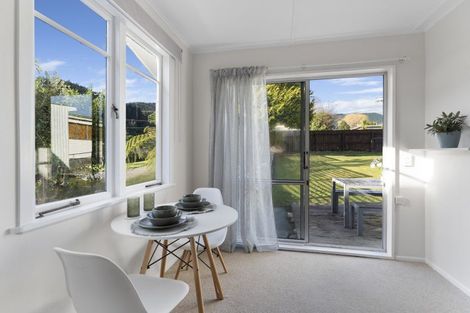 Photo of property in 6 Kaitawa Crescent, Paraparaumu, 5032