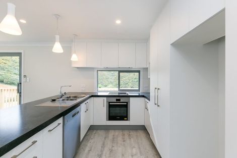 Photo of property in 1 Rarangi Way, Owhiro Bay, Wellington, 6023