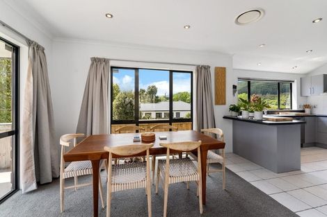 Photo of property in 7 Lambert Way, Paraparaumu, 5032