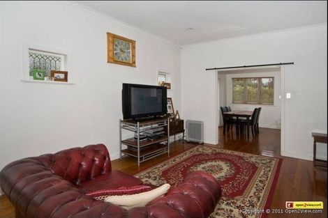 Photo of property in 1 Hinekohu Street, New Lynn, Auckland, 0600