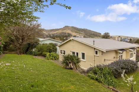 Photo of property in 23 Tipahi Street, Nelson South, Nelson, 7010