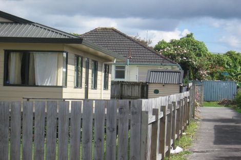 Photo of property in 52 Kelwyn Road, Kelston, Auckland, 0602