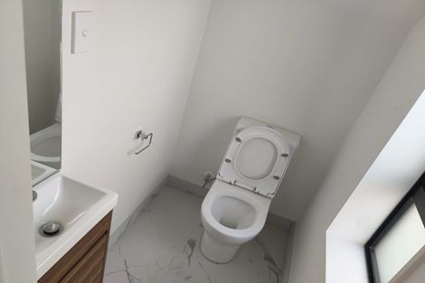 Photo of property in 2/4 Bittern Place, Henderson, Auckland, 0610
