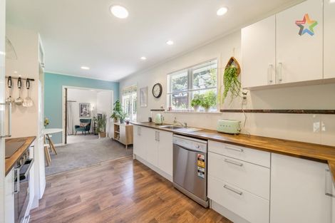 Photo of property in 115 Manuka Street, Stokes Valley, Lower Hutt, 5019