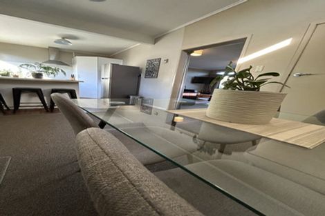 Photo of property in 2/12 Gradwell Place, Two Mile Bay, Taupo, 3330