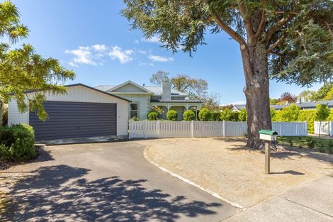 Photo of property in 16 Orchard Road, Greytown, 5712