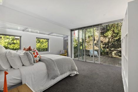 Photo of property in 491 Karaka Bay Road, Karaka Bays, Wellington, 6022