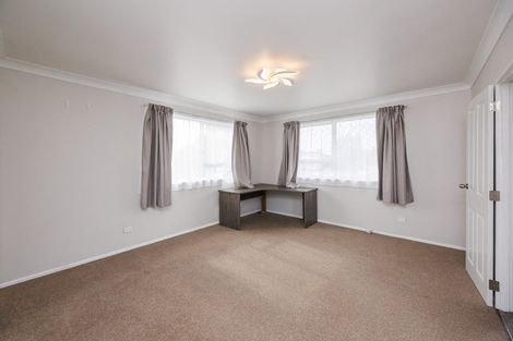 Photo of property in 9 Forbes Place, Kelvin Grove, Palmerston North, 4414
