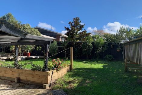 Photo of property in 1/1 Tern Place, Unsworth Heights, Auckland, 0632