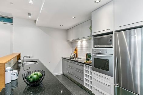 Photo of property in 22u5 The Crescent, Roseneath, Wellington, 6011