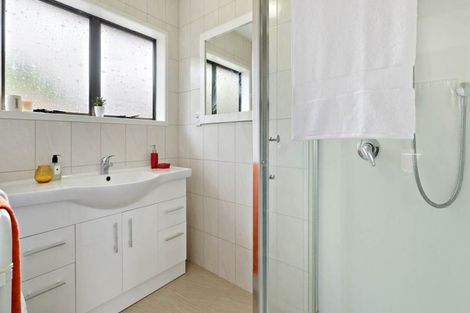 Photo of property in 2/6 Aberfeldy Avenue, Highland Park, Auckland, 2010