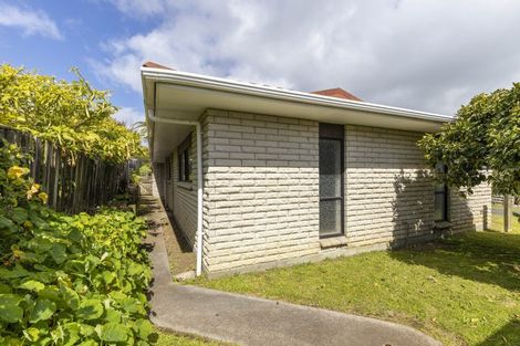 Photo of property in 2 Squire Place, Blagdon, New Plymouth, 4310