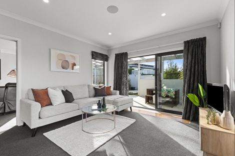 Photo of property in 1 Vaucluse Heights, Fitzherbert, Palmerston North, 4410