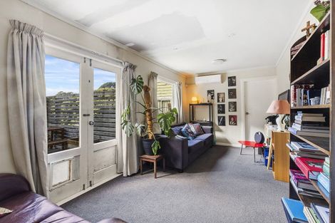 Photo of property in 114 Holloway Road, Aro Valley, Wellington, 6021