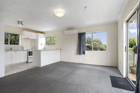 Photo of property in 25 Tawa Road, Te Atatu Peninsula, Auckland, 0610