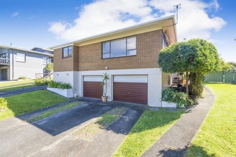 Photo of property in 1/3 Sarah Place, Farm Cove, Auckland, 2012