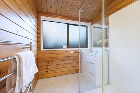 Photo of property in 5 Chardon Place, Henderson, Auckland, 0612