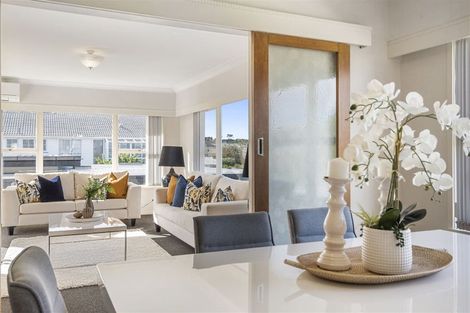 Photo of property in 225 Forrest Hill Road, Forrest Hill, Auckland, 0620