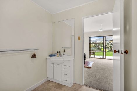Photo of property in 14b Kauri Drive, Waiuku, 2123
