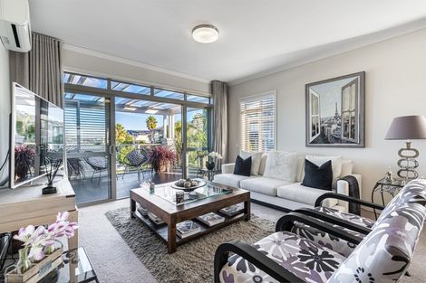 Photo of property in 90 Landmark Terrace, Orewa, 0931