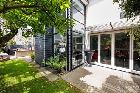 Photo of property in 297 Fitzherbert Avenue, West End, Palmerston North, 4410