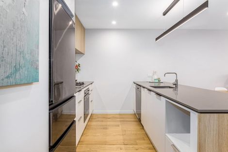 Photo of property in 1b Wai-iti Crescent, Woburn, Lower Hutt, 5010