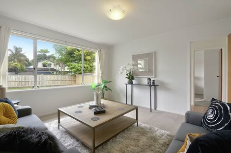 Photo of property in 33 Mccrystal Avenue, Eastern Beach, Auckland, 2012