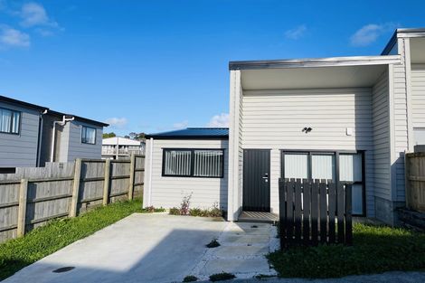 Photo of property in 15a Poruru Close, Papakura, 2110