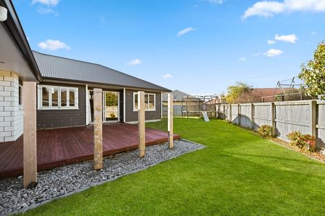 Photo of property in 27 Teatree Close, Huntington, Hamilton, 3210