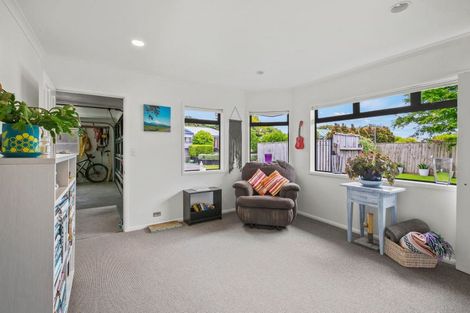 Photo of property in 4 Maple Crescent, Whalers Gate, New Plymouth, 4310