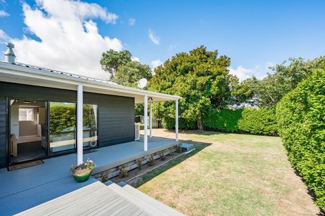 Photo of property in 11 Sunburst Court, Paraparaumu Beach, Paraparaumu, 5032