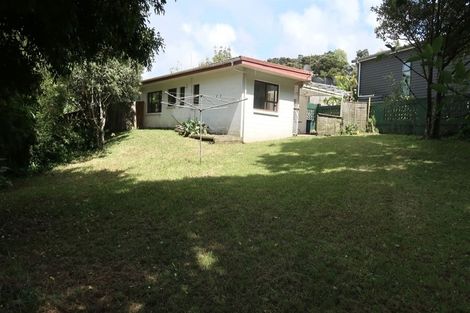 Photo of property in 2/2 Flavia Close, Torbay, Auckland, 0630