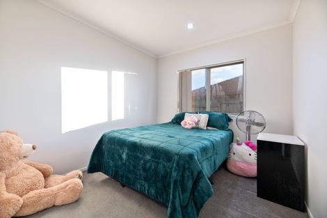 Photo of property in 6 Jezero Drive, Massey, Auckland, 0614