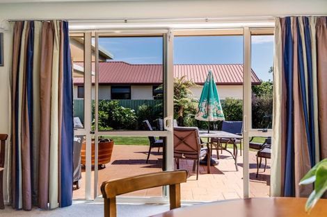 Photo of property in 16 Hannah Place, Holmes Hill, Oamaru, 9401