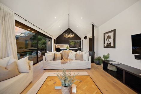 Photo of property in 1 Wanderer Lane, Jacks Point, Queenstown, 9371
